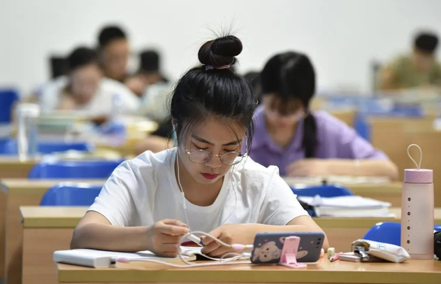 成績(jì)單翻譯需要做好哪些工作，翻譯成績(jì)單翻譯公司怎么收費的？